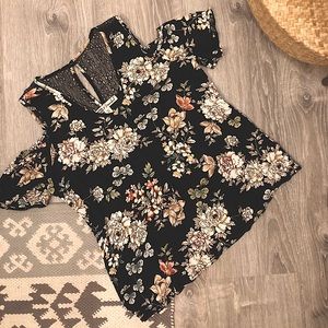 GYPSIES & MOONDUST cold shoulder shirt